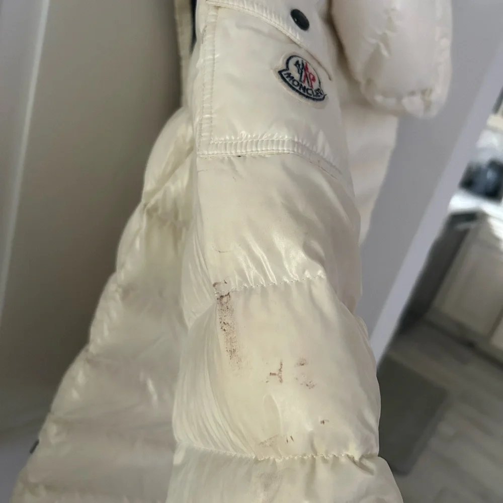 Moncler Off-White Puffer Jacket - Picture 5 of 6